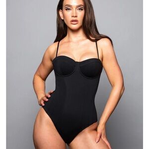 NWT 🔥 TA3 Pushy Corset Swimsuit 🔥